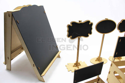 pizarron doble cara en mesa de dulces